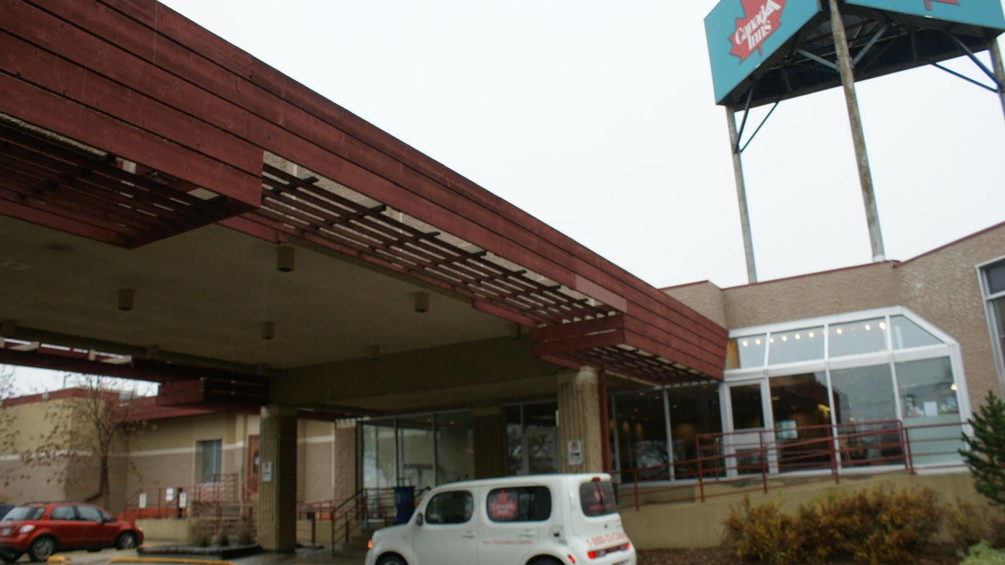 Canad Inns Destination Centre Windsor Park Winnipeg Exterior photo