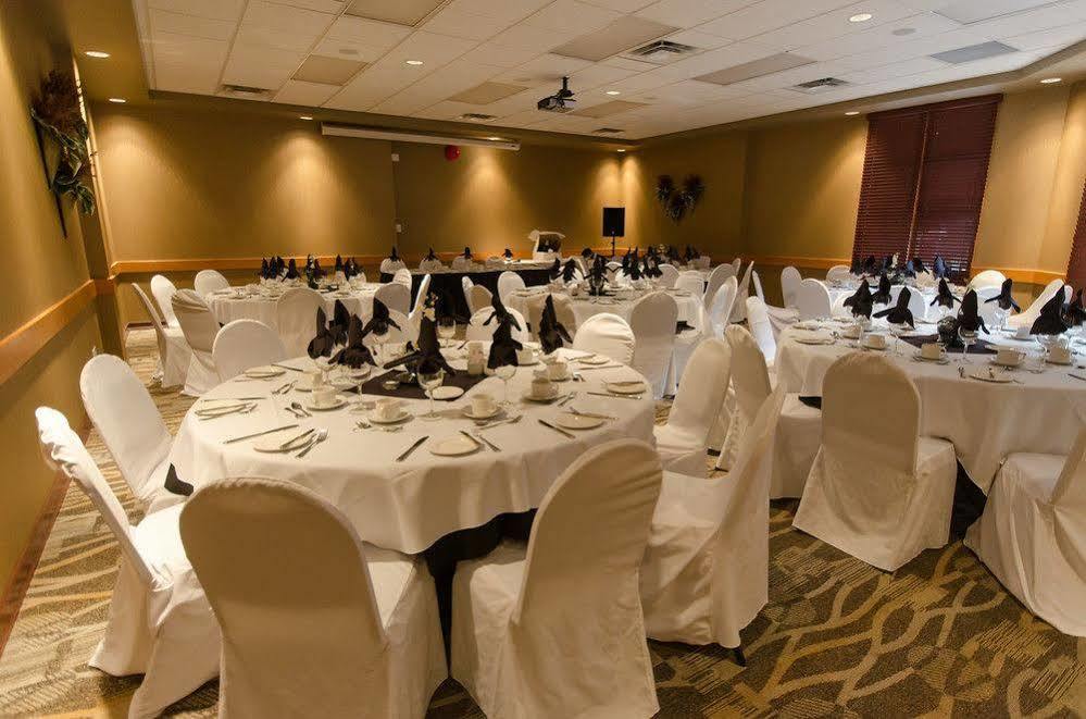 Canad Inns Destination Centre Windsor Park Winnipeg Exterior photo